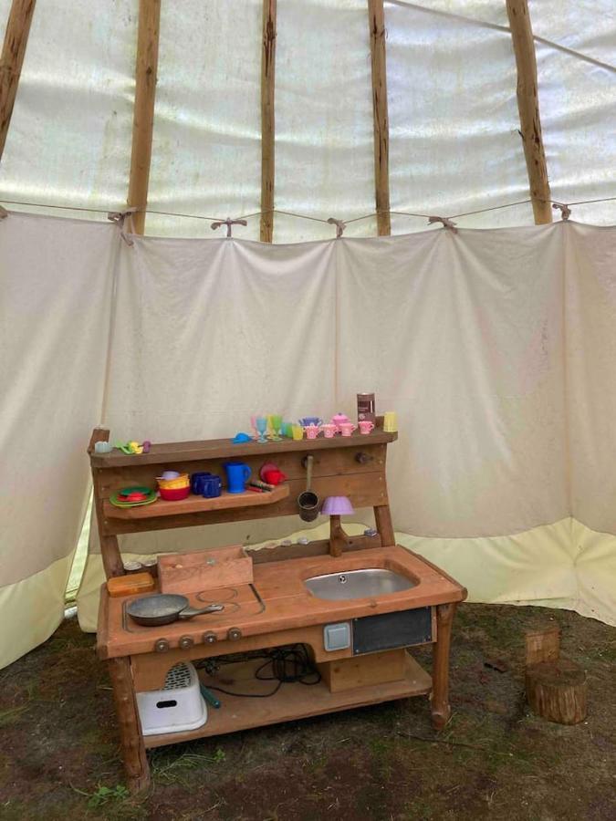 Aughavannagh Yurt Glamping 奥赫里姆 外观 照片